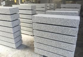 深圳石材廠家大量供應(yīng)花崗巖蘑菇石，助力建筑工程品質(zhì)提升